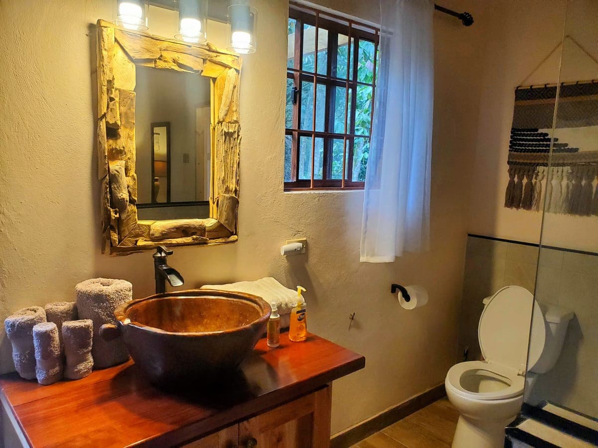 Tulia bathroom