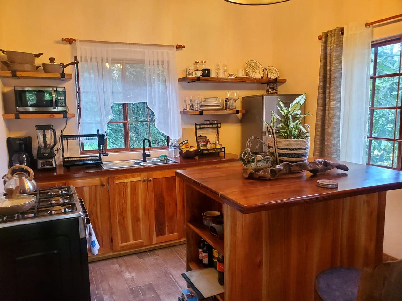 Reclaimed-wood kitchen and bar